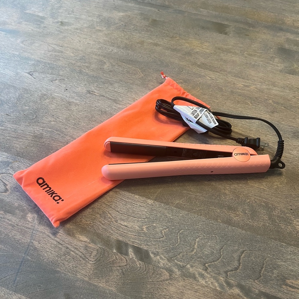 Amika Pink Ceramic Styler